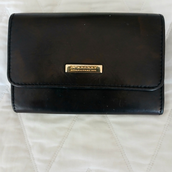 New-Authentic-Burberry LEATHER wallet w/ Signature Gold Tone Hardware-front snap - Picture 11 of 14